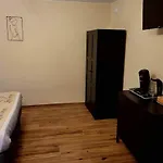 Bed & Breakfast Les De La Fontaine De Brul 3*