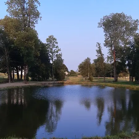 Les De La Fontaine De Brul Bed and Breakfast 3*