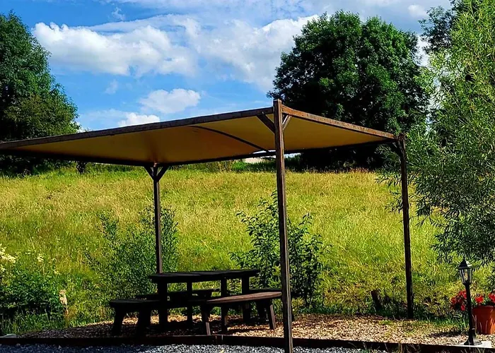 Bed & Breakfast Les De La Fontaine De Brul